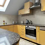 Purple - Charming Place, 15 Minutes To Old Town & 5 Minutes To Seaside