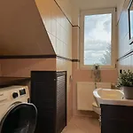 Purple - Charming Place, 15 Minutes To Old Town & 5 Minutes To Seaside