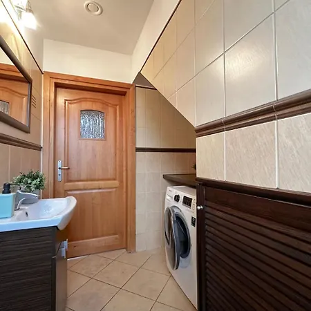 Purple - Charming Place, 15 Minutes To Old Town & 5 Minutes To Seaside *