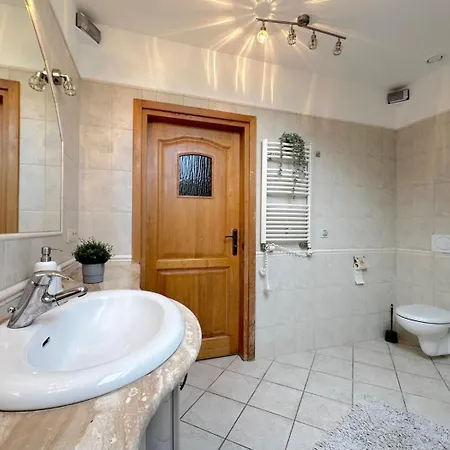 Purple - Charming Place, 15 Minutes To Old Town & 5 Minutes To Seaside *