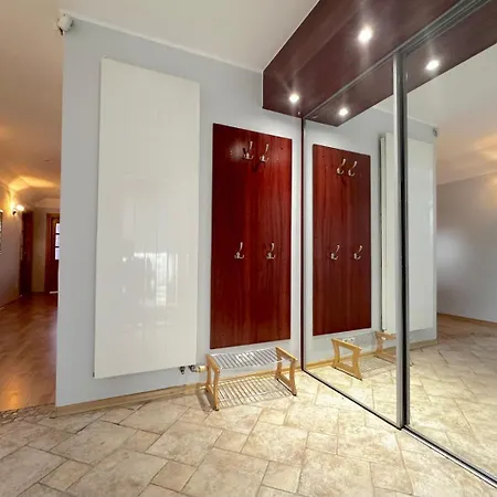 Privatunterkunft Purple - Charming Place, 15 Minutes To Old Town & 5 Minutes To Seaside Danzig