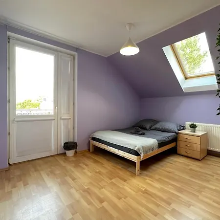 Privatunterkunft Purple - Charming Place, 15 Minutes To Old Town & 5 Minutes To Seaside *