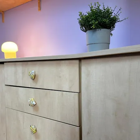 Privatunterkunft Purple - Charming Place, 15 Minutes To Old Town & 5 Minutes To Seaside