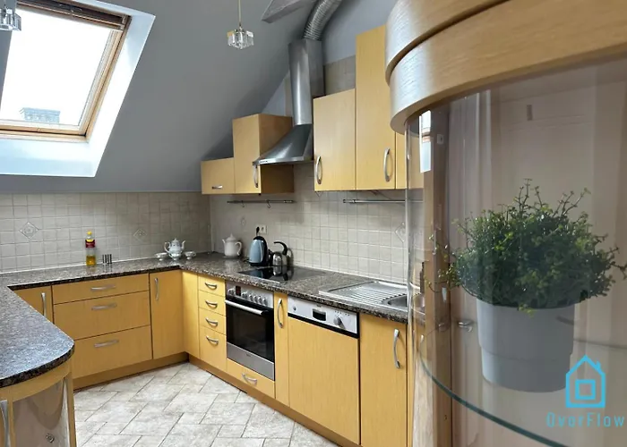 Purple - Charming Place, 15 Minutes To Old Town & 5 Minutes To Seaside Homestay szállás Gdańsk