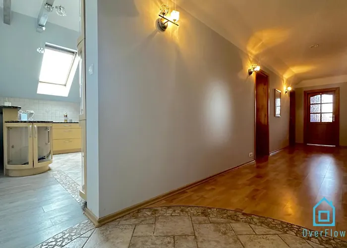 Purple - Charming Place, 15 Minutes To Old Town & 5 Minutes To Seaside Homestay szállás