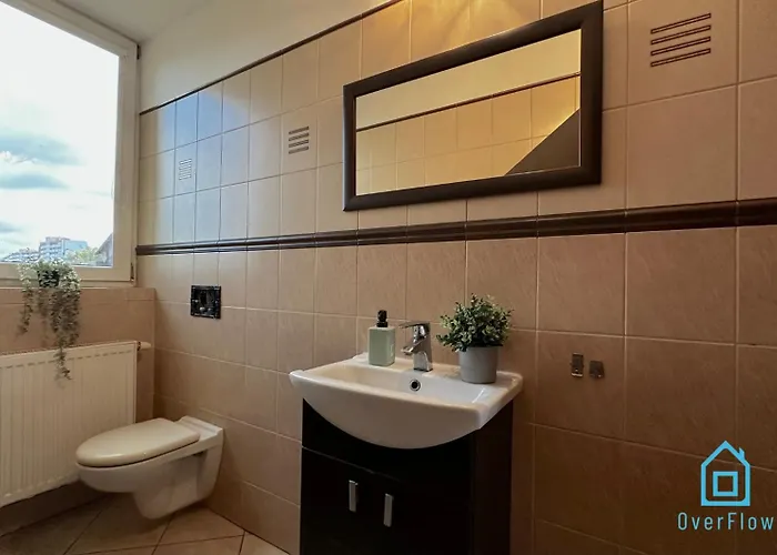 Purple - Charming Place, 15 Minutes To Old Town & 5 Minutes To Seaside Homestay szállás