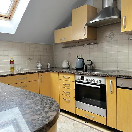 Purple - Charming Place, 15 Minutes To Old Town & 5 Minutes To Seaside